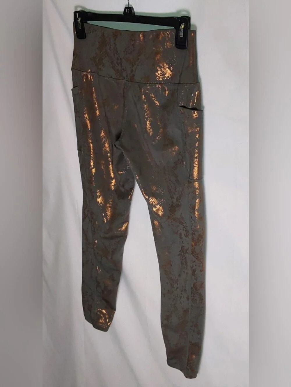 Metallic Gold Snake-Foil Accent Gray Activewear Legging w/Pockets - Picture 3 of 7